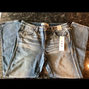 AMO Light Wash Cropped Ankle Jeans